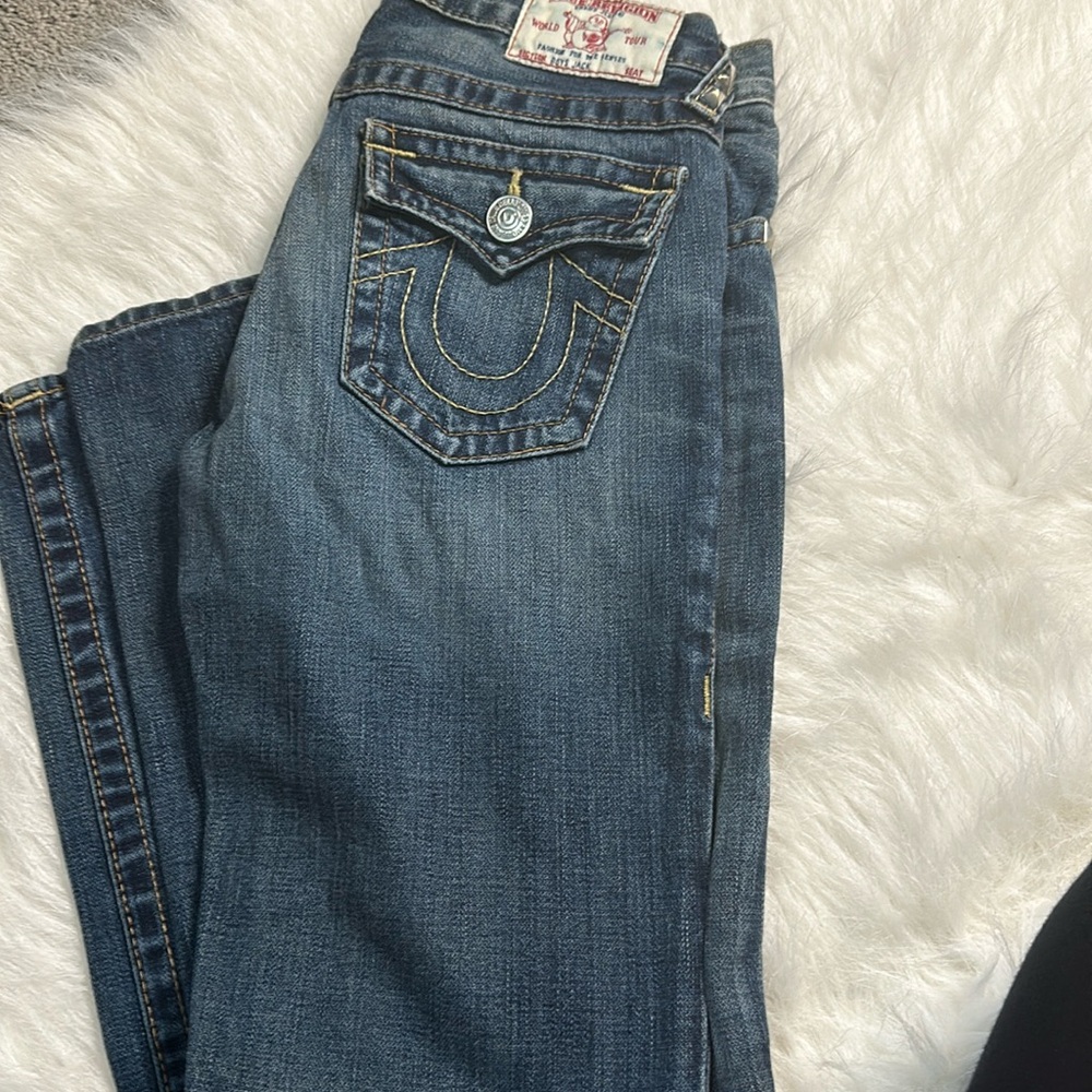 Boys true religion jeans loose fit with design I. The belt loops. Size 12